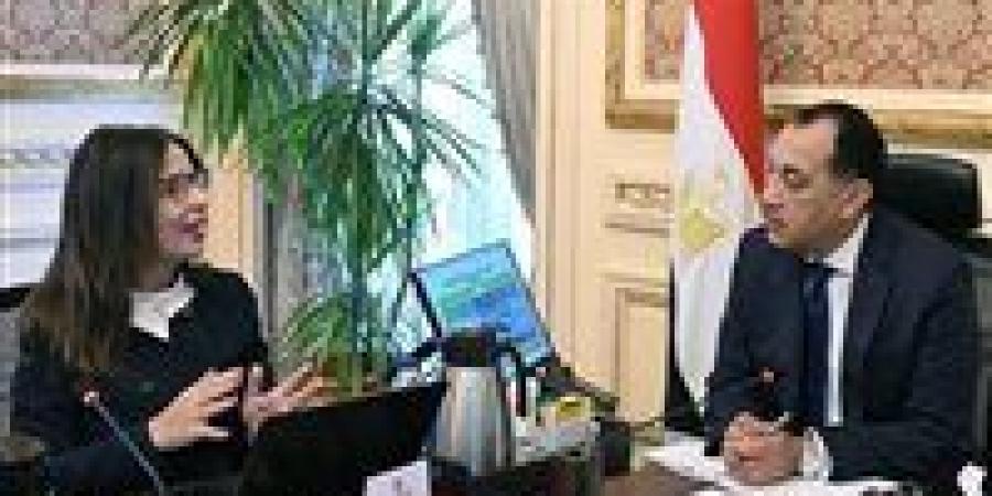رئيس الوزراء يستعرض مع وزيرة الثقافة الأهداف الاستراتيجية للوزارة