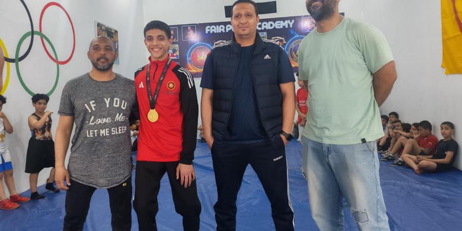 عبدالله حسونة يتألق في بطولة إفريقيا للمصارعة ويخطف التريند بحركة “الخداع الذهبي”