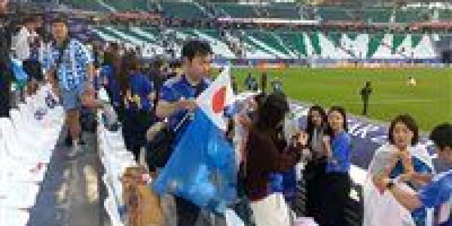 سر تنظيف جماهير اليابان للمدرجات بعد المباريات.. عادة تربوية وثقافة لا تزعج الآخرين