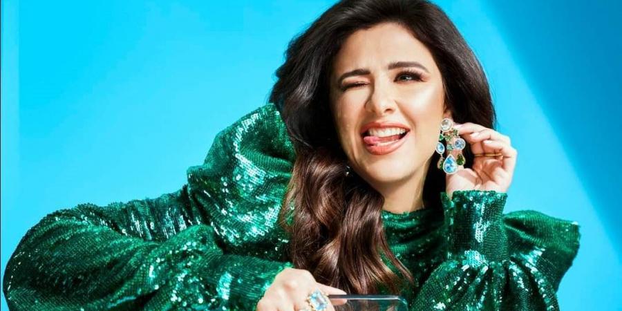 أنا شخصية شرسة.. ياسمين عبد العزيز تروج لفيلمها خلي بالك على نفسك بهذه الطريقة