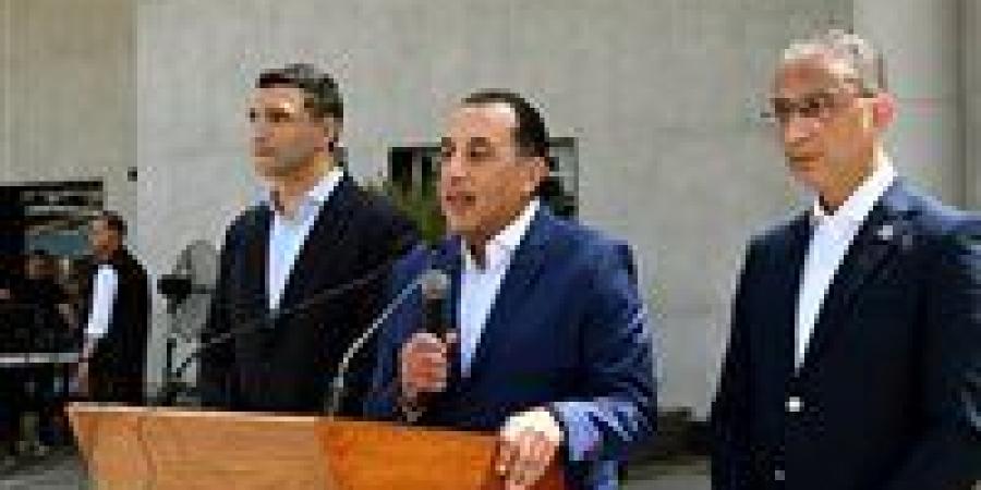 رئيس الوزراء: شباب وشابات مصر العاملين في المصانع فوجودهم يبعث على الطمأنينة بشأن مستقبل بلدنا