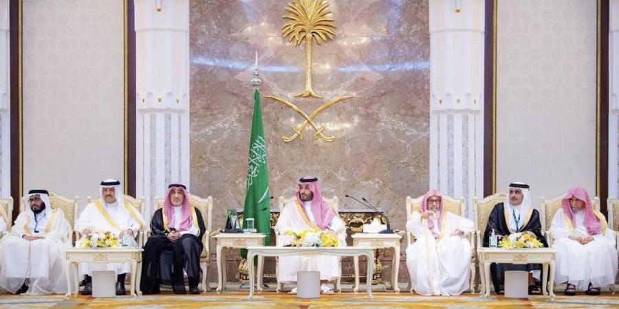 نيابة عن خادم الحرمين الشريفين.. ولي العهد يستقبل في الديوان الملكي بقصر منى المهنئين بعيد الأضحى المبارك
