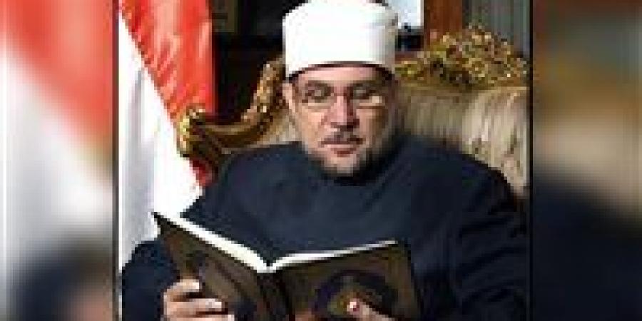 مختار جمعة: القابض على وقاره الإعلامي في زمن هوس الترند كالقابض على الجمر