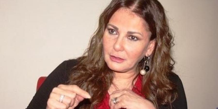 آثار الحكيم: اعتزلت بمزاجي بعد ما تشبعت والفن مش حرام