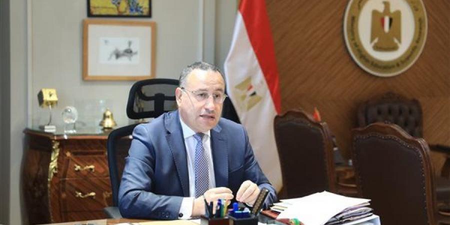وزير التعليم العالي يغادر إلى باريس لتعزيز الشراكة العلمية ودعم الابتكار