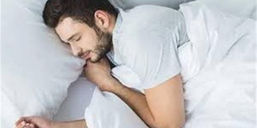 تفسير حلم ضرب الميت للحي في المنام وعلاقته بحدوث مشاكل مادية كبيرة