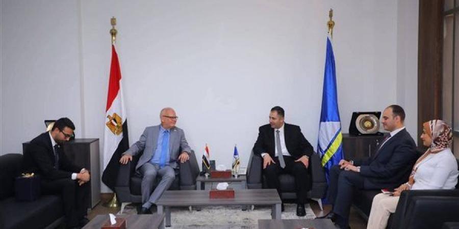 محافظ دمياط يستقبل السفير السويدي لبحث فرص الاستثمار والتعاون المشترك