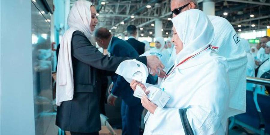 مصر للطيران تختتم اليوم جسرها الجوي لعودة الحجاج