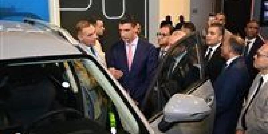 وزير الصناعة يشارك بفعاليات افتتاح النسخة الثالثة من معرض الأهرام لسيارات النقل 2026