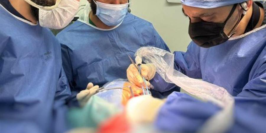 لأول مرة بمجمع الإسماعيلية الطبي، نجاح تدخل جراحي معقد لاستئصال ورم بقاع الجمجمة باستخدام VSP