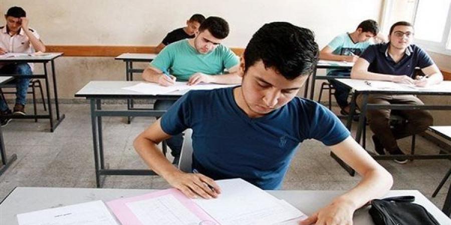 امتحانات الثانوية العامة 2026، بدء امتحان الاقتصاد واللغة الأجنبية الثانية