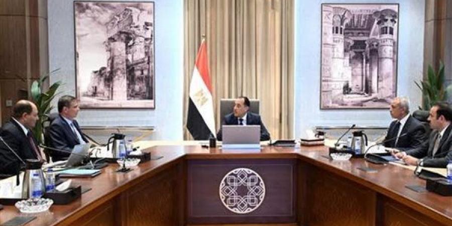 رئيس الوزراء يعقد اجتماعا لبحث التوسع في إنشاء محطات ثروة حيوانية حديثة