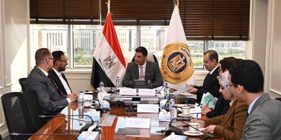 خالد هاشم: الصناعات الكيماوية ركيزة أساسية في استراتيجية 2030 ودعم قطاع التشييد
