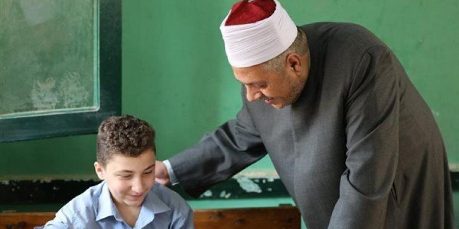 اليوم، امتحان اللغة "الإنجليزية" لطلاب القسم العلمي للثانوية الأزهرية
