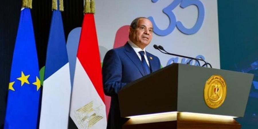 مصر من الثورة إلى التنمية: كيف نجحت رؤية الرئيس السيسي في إعادة بناء الاقتصاد الوطني وتأسيس جمهورية المدن الذكية والطاقة المتجددة؟.. البنية التحتية وتشريعات الاستثمار يمهدان الطريق لتدفق رؤوس الأموال