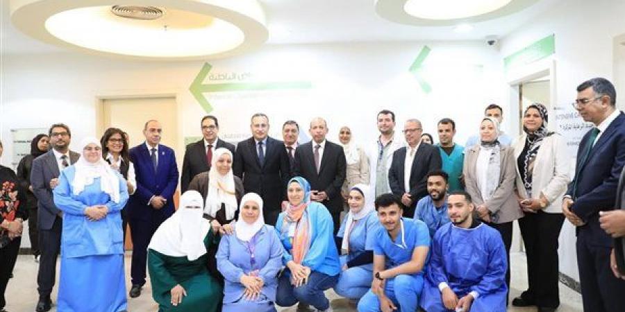 وزير التعليم العالي ورئيس جامعة القاهرة يفتتحان مشروعات طبية بقصر العيني