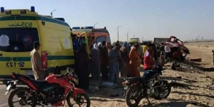 إصابة 3 أشخاص في حادث تصادم بميدان الزخروفية في المنيا