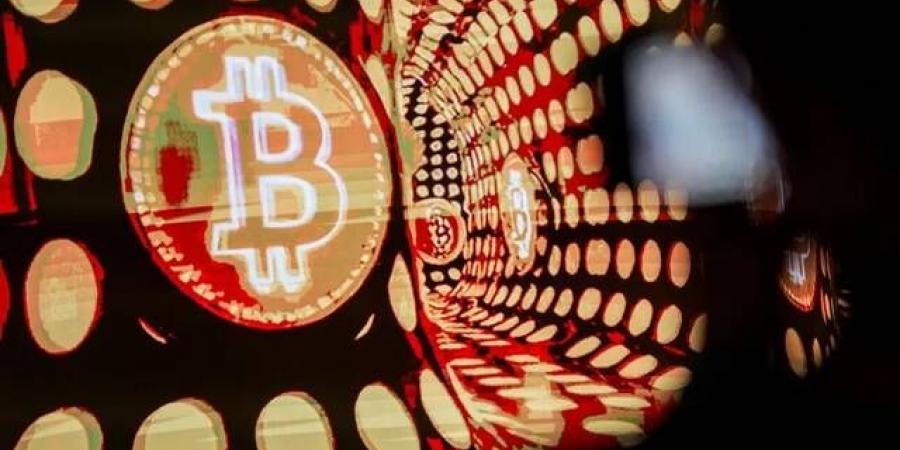 البيتكوين تهبط لأدنى مستوياتها منذ 21 شهراً