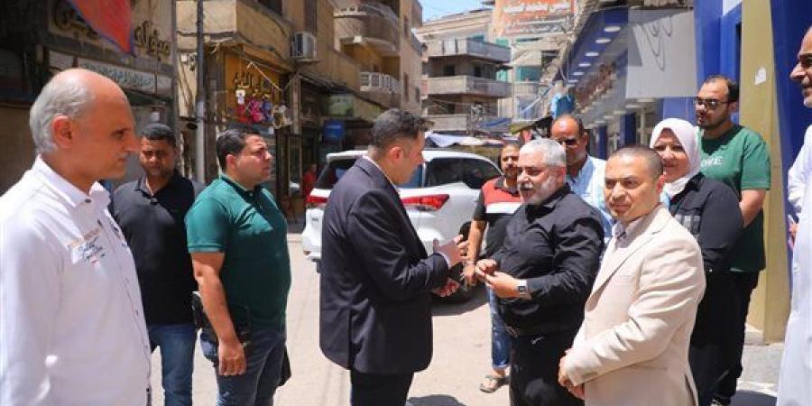 محافظ دمياط يفاجئ مركز صحة الأسرة أول لمتابعة الخدمات الطبية