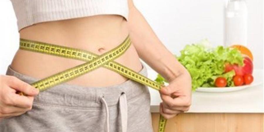 استشاري تغذية علاجية يكشف 8 علامات على خسارة الجسم للدهون