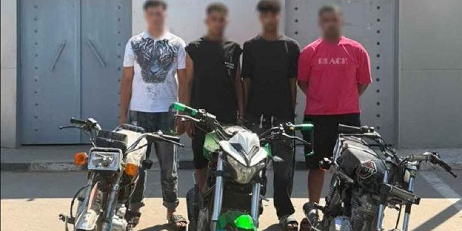 ضبط 4 أشخاص بتهمة الاستعراض بالدراجات النارية وتعريض المواطنين للخطر بمدينة نصر