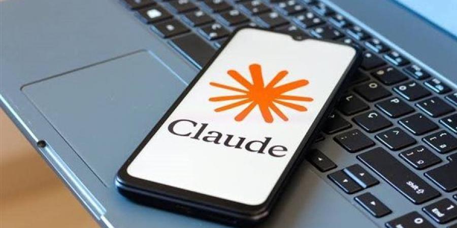كيفية استخدام Claude Cowork من الهاتف، أنثروبيك توسع قدرات المساعد الذكي