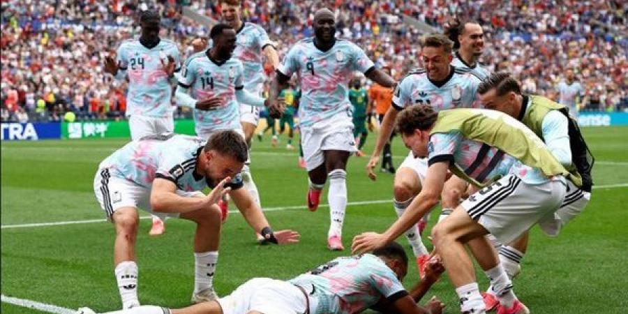 بعد فضيحة الفيفا، منتخب بلجيكا يثأر من تدخل ترامب السياسي ويهين أمريكا برقصته المفضلة (فيديو)