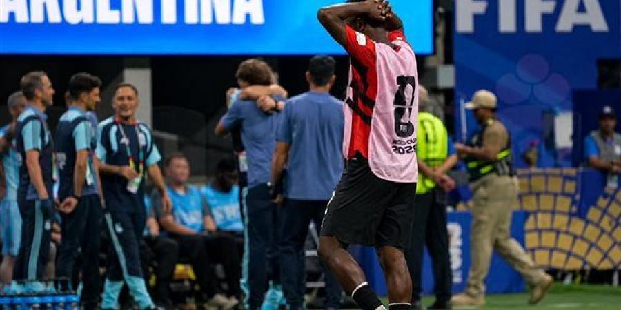 صدمة هيثم حسن بعد خسارة منتخب مصر أمام الأرجنتين في كأس العالم (فيديو)