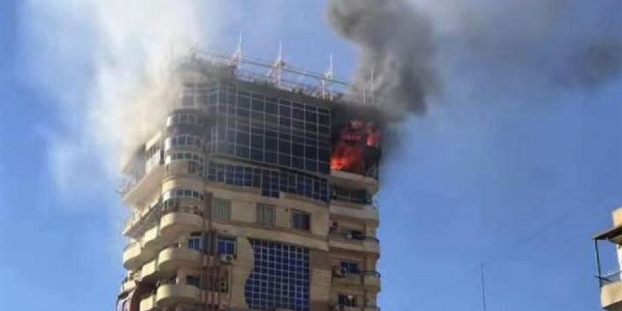 اندلاع حريق في برج معهد الاتصالات بسوهاج (صور)