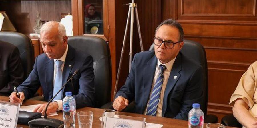 "رجال أعمال إسكندرية" و"الرقابة على الصادرات" تبحثان تطوير منظومة التجارة الخارجية وتعزيز تنافسية الاقتصاد