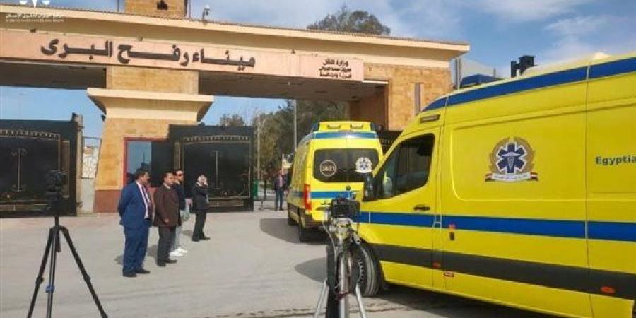 معبر رفح يستقبل الدفعة الـ 60 من الفلسطينيين العائدين إلى قطاع غزة