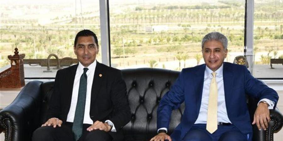 اختيار شرم الشيخ مشروعًا تجريبيًا، شريف فتحي وجوهر نبيل يبحثان سبل دعم السياحة الرياضية