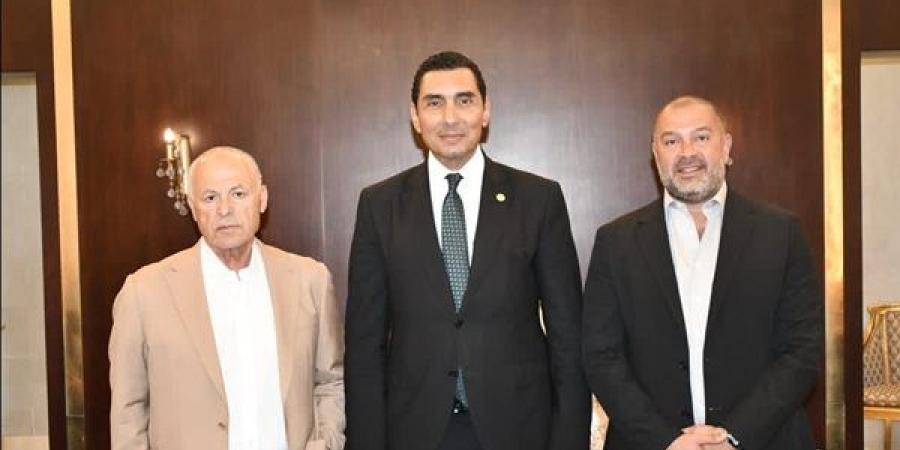 وزير الرياضة يبحث استعدادات المنتخب لبطولة أفريقيا وملف الشراكات بين الأندية الجماهيرية والخاصة