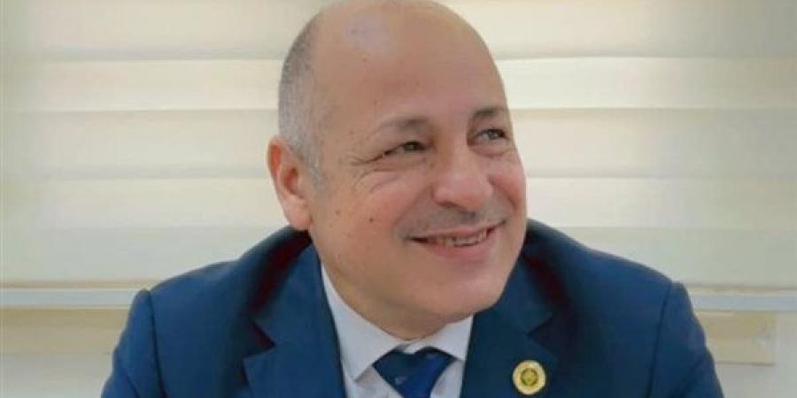 ​خبير استراتيجي يحلل أبعاد التهديد الإيراني بمنع مرور النفط وسيناريوهات الرد الأمريكي