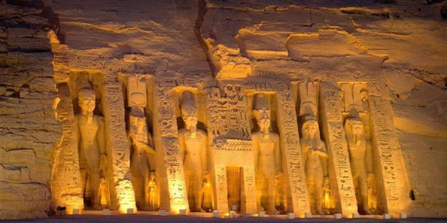 الأرصاد الجوية تحذر سكان أبو سمبل من سحب ركامية ورمال مثارة