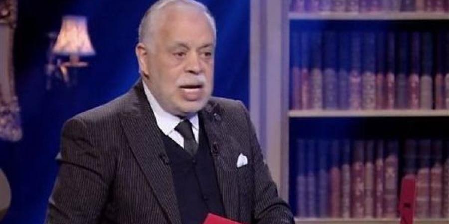 أشرف زكي يعلن عودة منير مكرم إلى مجلس نقابة المهن التمثيلية بعد اعتذاره