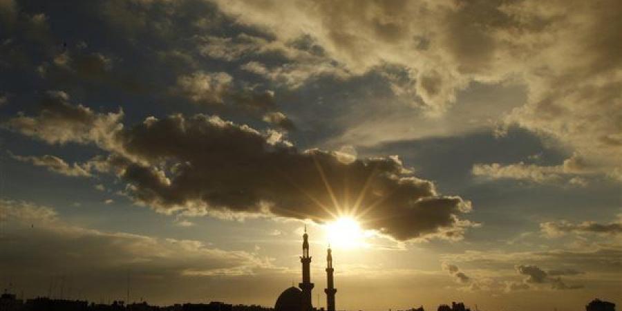 ما حكم أذان المرأة للصلاة حال عدم وجود رجل؟ الإفتاء تجيب