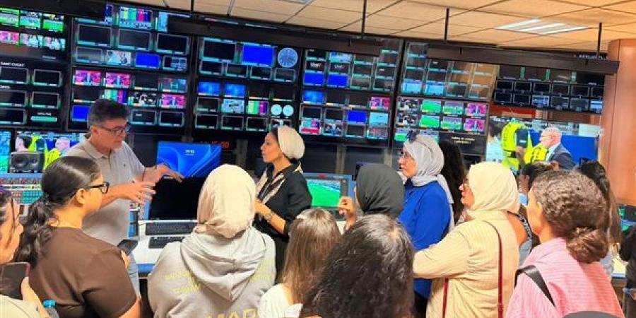 وفد من أساتذة وطلاب إعلام القاهرة يشارك في المدرسة الصيفية بجامعة أوتونوما برشلونة بإسبانيا