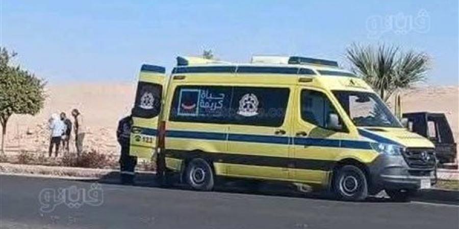 إصابة عامل دليفري في تصادم سيارة وموتوسيكل أمام مرور المنيا الجديدة