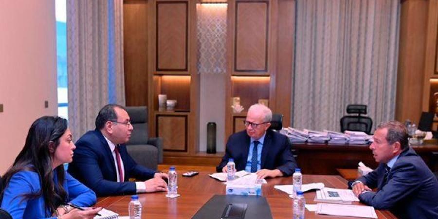 نائب رئيس الوزراء: المشروع القومي لتطوير صناعة الغزل والنسيج يجسد رؤية متكاملة لإعادة بناء القطاع
