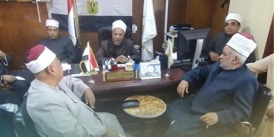 مدير أوقاف قنا يتابع جهود تعزيز الانضباط الدعوي والإداري (صور)