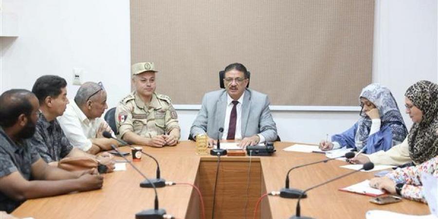 الوادي الجديد تستهدف تعظيم الاستفادة من مصنع الملابس الجاهزة بالخارجة