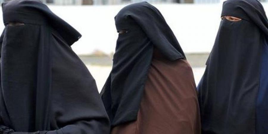 هل صلاة المرأة بالنقاب جائزة؟ الإفتاء تكشف الحكم الشرعي