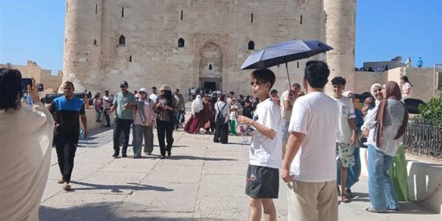إقبال جماهيري على قلعة قايتباي بالإسكندرية تزامنًا مع عيد المحافظة القومي (صور)