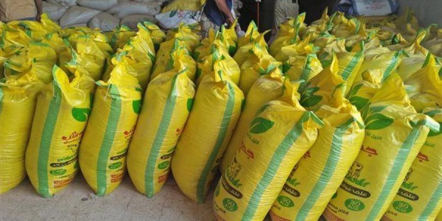 ضبط 10 أطنان أعلاف مجهولة المصدر بالبحيرة