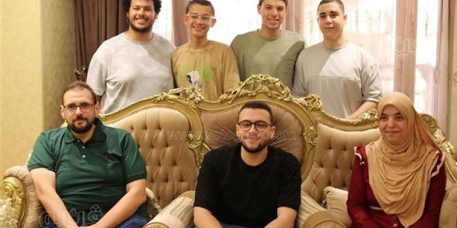 فرحة لا توصف، جدة الثالث على الثانوية الأزهرية تستقبل النتيجة بالزغاريد (فيديو)