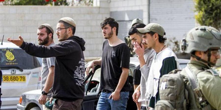 مستوطنون يطلقون النار على منازل الفلسطينيين في "خلة الحمص" بالضفة الغربية