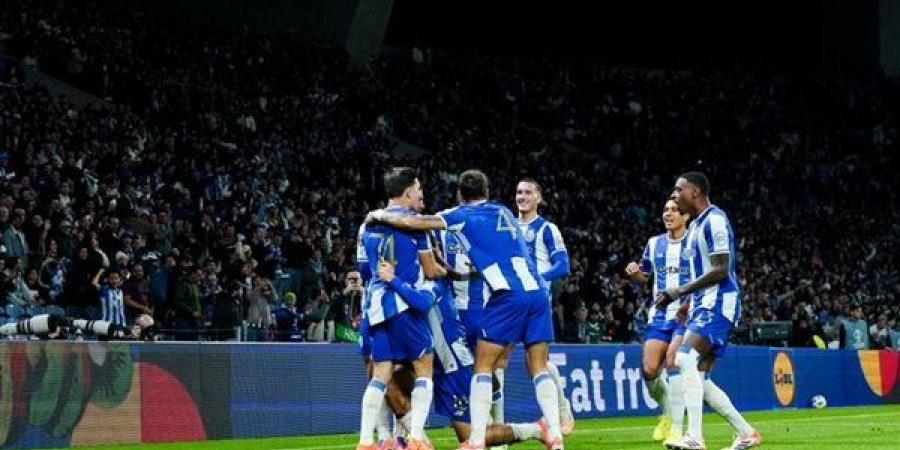 أستون فيلا يسقط أمام بورتو بنتيجة 2-1 وديا