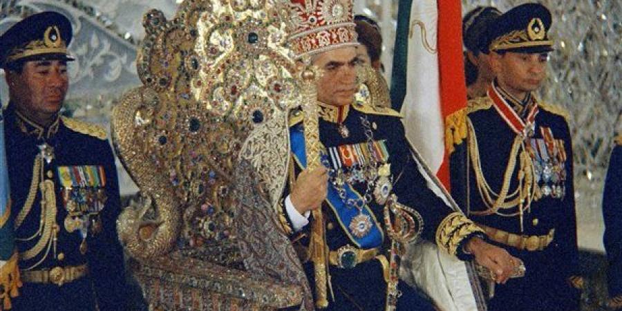 ذكرى رحيل محمد رضا بهلوي، قصة سقوط شاه إيران في المنفى المصري