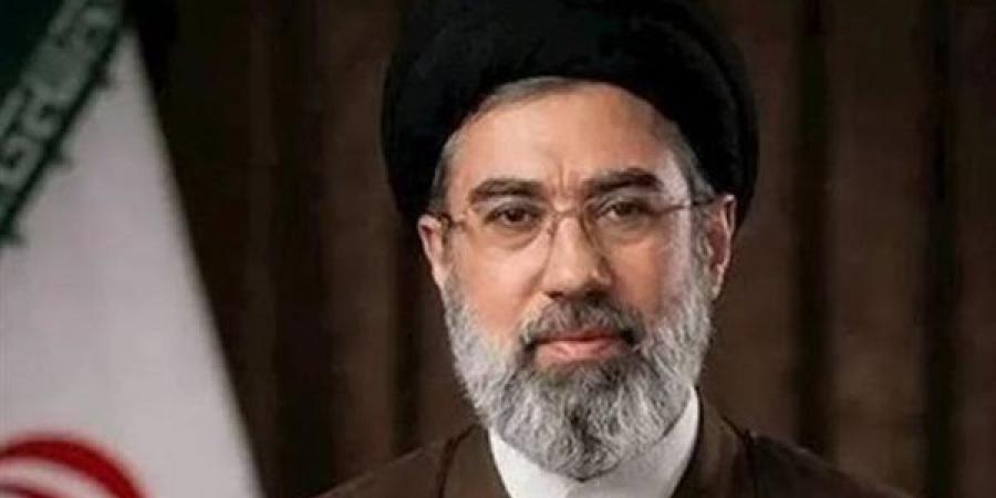 حزب الله اللبناني يبايع المرشد الإيراني على الجهاد وولاية الفقيه